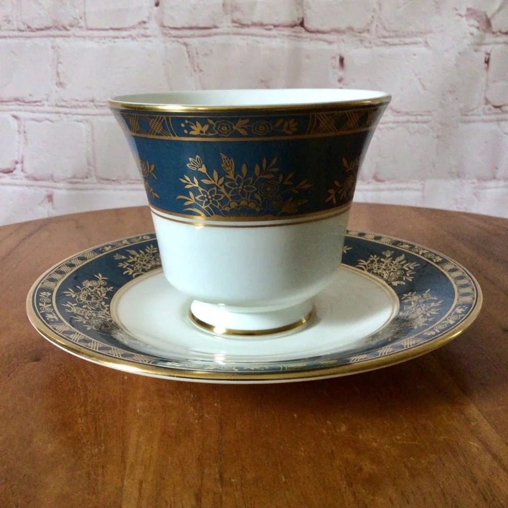 Vintage Royal Doulton Earlswood H. 5053 Cup and Saucer Set - 1978 - Picture 2 of 8